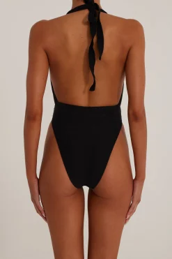 Rosette V One Piece