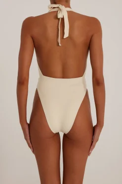 Rosette V One Piece